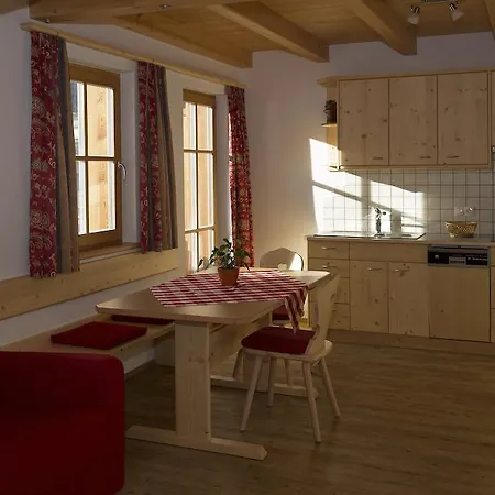 Appartments Jagerhof Braies  Habitación foto